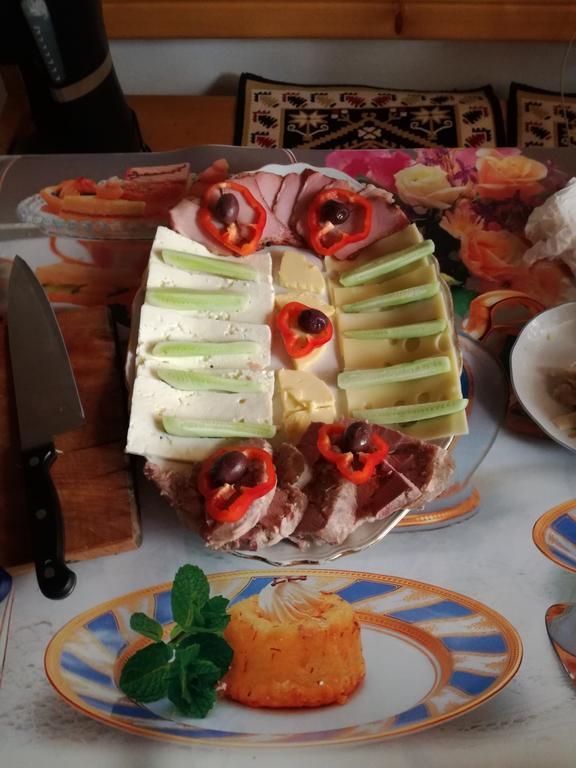 Pensiunea Flori De Camp Vatra Dornei Exteriör bild